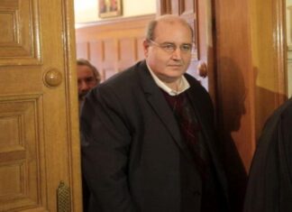 Ο Φίλης καταργεί τον εορτασμό των Τριών Ιεραρχών!