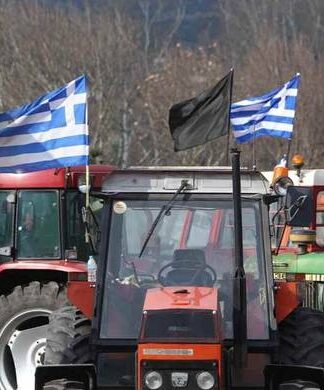 ΤΡΟΜΟΣ στην κυβέρνηση από τα τρακτέρ – Κλείνουν στις 12 τα Τέμπη!