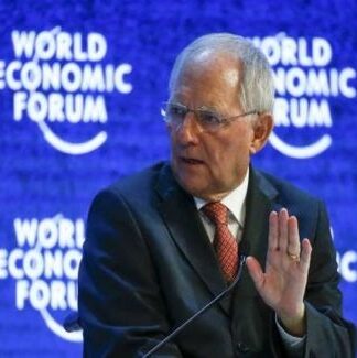 “Είναι εφαρμογή ηλίθιε!” – Η στιγμή της φραστικής επίθεσης του Σόιμπλε στον Τσίπρα! (VIDEO)