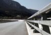 «Άσπρισε» η κοιλάδα των Τεμπών – Τόνοι γάλακτος στο δρόμο
