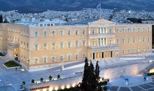 ΤΡΟΜΟΚΡΑΤΙΚΗ ΕΠΙΘΕΣΗ στη Βουλή: Μέτρα Ασφαλείας και επιπτώσεις!