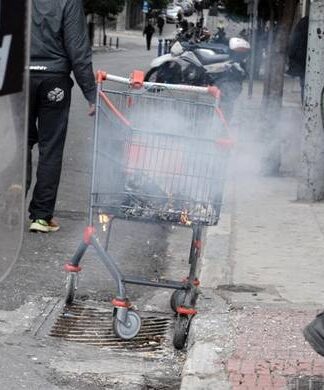 Δεύτερος γύρος ΕΠΕΙΣΟΔΙΩΝ στα Εξάρχεια – Κλειστή η οδός Στουρνάρη