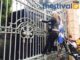 ΧΑΜΟΣ στο FACEBOOK: Η ξανθιά νηπιαγωγός με τα 12ΠΟΝΤΑ που ταρακούνησε…τα κάγκελα! (ΒΙΝΤΕΟ)