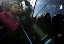 Στο λιμάνι του Πειραιά πάνω από 1.700 μετανάστες και πρόσφυγες