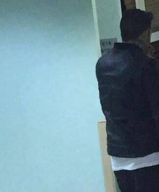 Παντελής Παντελίδης: Εικόνες από το νοσοκομείο – Ποιος τραγουδιστής περίμενε να ξυπνήσει η Μυρσίνη