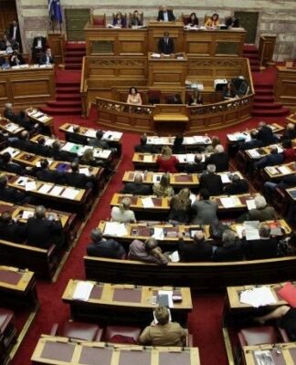Υπερψηφίστηκε το νομοσχέδιο για το «παράλληλο πρόγραμμα»