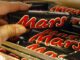 ΠΡΟΣΟΧΗ: 55 χώρες ανακαλούν τις σοκολάτες Mars και Snickers!