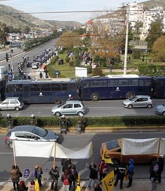 «Βράζει» το Σχιστό για τη δημιουργία Κέντρου Μετεγκατάστασης Προσφύγων!