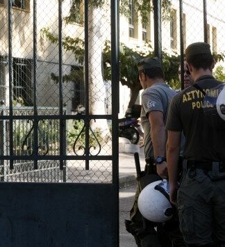 ΒΟΜΒΑ: Συνελήφθησαν μεγάλος εκδότης και ιδιοκτήτης ΜΜΕ και δύο δημοσιογράφοι – Εκβίαζαν δημόσιες επιχειρήσεις και τράπεζες!