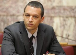 Ο Κασιδιάρης έδιωξε δημοσιογράφο του BBC όταν αποκάλεσε τα Σκόπια «Μακεδονία» (ΒΙΝΤΕΟ)