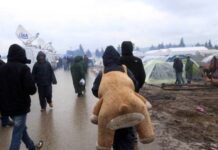 Μαρτυρία ΣΟΚ: Οι Σκοπιανοί έκοψαν τον φράχτη για να στείλουν τους πρόσφυγες πίσω στην Ειδομένη (BINTEO)