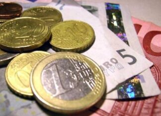 «Βόμβα» ΟΟΣΑ για τον κατώτατο μισθό: Προτείνει αναθεώρηση της τριετίας