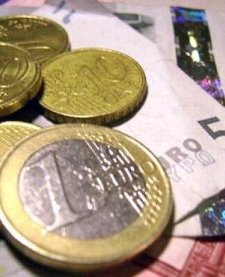 «Βόμβα» ΟΟΣΑ για τον κατώτατο μισθό: Προτείνει αναθεώρηση της τριετίας