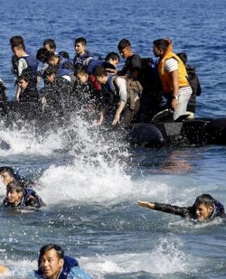 Νέα τραγωδία ανοιχτά του Αιγαίου: Τουλάχιστον 18 νεκροί σε ναυάγιο
