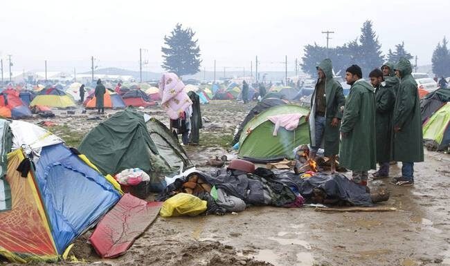«De facto» κλειστή η Βαλκανική οδός – «Στάχτι στα μάτια» η ανθρωπιστική βοήθεια για την Ελλάδα
