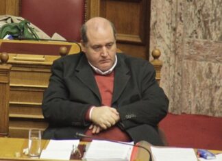 Η αποκάλυψη Φίλη για την υγεία του και τις φωτογραφίες που φαίνεται να κοιμάται στη Βουλή