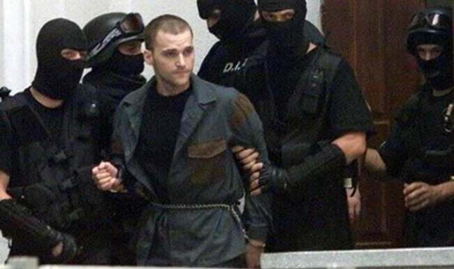Κώστας Πάσσαρης: Πάει για μοναχός στο Άγιο Όρος