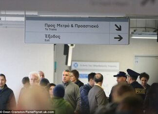 ΑΠΙΣΤΕΥΤΟ: Το μετρό του Λονδίνου απέκτησε ελληνικές επιγραφές – Τι συμβαίνει; (ΦΩΤΟ)
