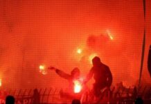 ΠΑΟΚ-Ολυμπιακός: Φωτοβολίδες και διακοπή στο 89′! (video)