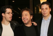 «Αδειάζει» τον… αδερφό του ο Χάρης Βαρθακούρης – Σε τι διαφώνησαν οι γιοι του Πάριου
