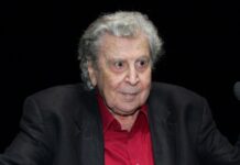Στιγμές αγωνίας για τον Μίκη Θεοδωράκη: Στο νοσοκομείο ο γιος του μουσικοσυνθέτη