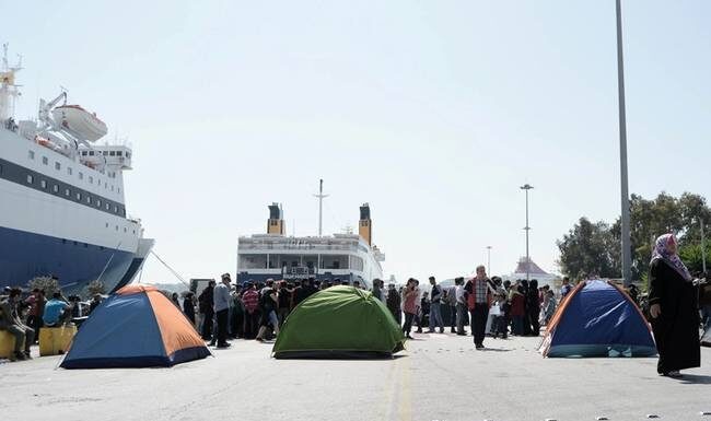 «Πνίγεται» ο Πειραιάς – Στους 4.500 οι πρόσφυγες στο λιμάνι