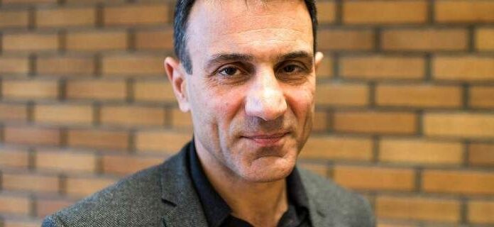 Νέο φορέα ανακοίνωσε ο Κώστας Λαπαβίτσας για έξοδο της Ελλάδας από το ευρώ