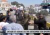 Ασύλληπτες εικόνες στον Πειραιά – Πρόσφυγας κραδαίνει στον αέρα βρέφος (ΒΙΝΤΕΟ)