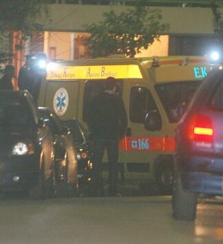 Τρίκαλα: Σοκάρει ο θάνατος συνταξιούχου αστυνομικού – Βρέθηκε νεκρός στον ακάλυπτο της πολυκατοικίας του!