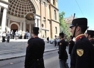 Το «τελευταίο αντίο» στον Γεράσιμο Αρσένη (ΦΩΤΟ)