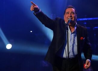 Δείτε την κούκλα σύζυγο και την πανέμορφη κόρη του Βασίλη Καρρά! (ΦΩΤΟ)