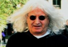 Θα τρίβετε τα μάτια σας: Δείτε πώς ήταν ο Νίκος Καρβέλας στα νιάτα του και θα τρομάξετε! (ΦΩΤΟ)
