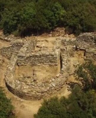 Ο τάφος του Αριστοτέλη από ψηλά (ΒΙΝΤΕΟ)