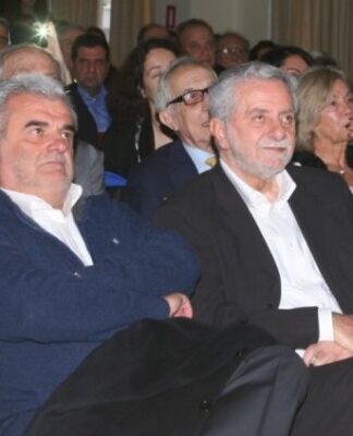 ”Σφάζονται” Δρίτσας και Γαβρίλης στον Πειραιά… και στο βάθος το ΤΡΑΜ!