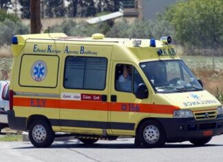 Σοκ στα Ιωάννινα: Βούτηξε από τη γέφυρα κι προσγειώθηκε μπροστά στα αυτοκίνητα (photos)