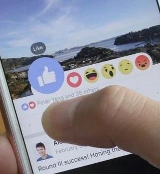 Facebook: Πώς μπορείς να δεις όλες τις φωτογραφίες που έχει κάνει κάποιος like