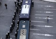 ΕΚΤΑΚΤΟ: Κλειστή με κλούβες η λεωφόρος Μεσογείων!