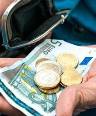 Νέο ασφαλιστικό: Έρχεται ψαλίδι και στις κύριες συντάξεις