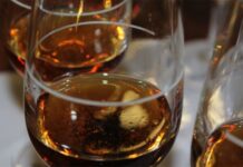 Χαμός σε πανηγύρι στην Πάτρα: Έβαλαν φωτιά…με ουίσκι! (ΒΙΝΤΕΟ)