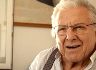 Δεν φαντάζεστε πώς εμφανίστηκε ο Κώστας Βουτσάς «Στα καλά καθούμενα» (ΒΙΝΤΕΟ)