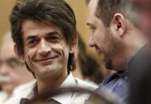 Ολες οι κάμερες πάνω στον Καρανίκα στην Κεντρική Επιτροπή -Πόζαρε σαν σταρ (ΦΩΤΟ)