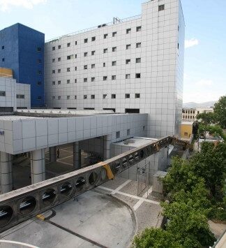 Ασύλληπτη τραγωδία στο Βόλο: Πήγε για εξετάσεις στο νοσοκομείο και αυτοκτόνησε μπροστά στους γονείς του