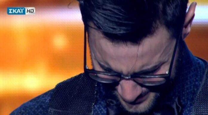 X-FACTOR: X Factor: Κατέρρευσε ο Ίαν Στρατής! Έβαλε τα κλάματα στη σκηνή! (VIDEO)