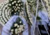 Θρήνος και σπαραγμός στην κηδεία της κόρης του Νίκου Νικολόπουλου (ΦΩΤΟ)