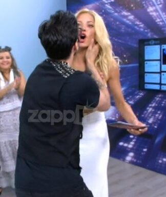 X-FACTOR: Το ΦΙΛΙ ΣΤΟ ΣΤΟΜΑ του Ίαν στην Αραβανή-Πάγωσαν όλοι! (ΒΙΝΤΕΟ)