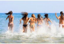 ΠΡΟΣΟΧΗ: Ακατάλληλες για κολύμβηση 57 παραλίες σε Αττική, Κορινθία, Εύβοια