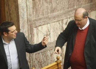Tο Μαξίμου «αδειάζει» τον Φίλη για το κίνημα «παραιτηθείτε»