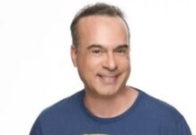 Φώτης Σεργουλόπουλος: Παιχνίδια με τον γιο του στην παραλία!