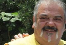 Θα πάθετε πλάκα! Η κόρη του Στηβ Ντούζου είναι ίδια με την Τέτα Ντούζου (ΒΙΝΤΕΟ)