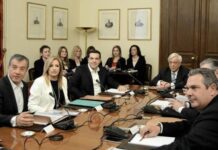 «Μυρίζει μπαρούτι» για εκλογικό νόμο και συνταγματική αναθεώρηση